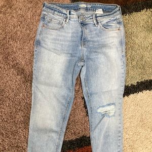 Womens size 6 Old Navy capris